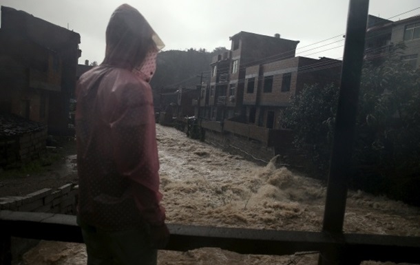 На востоке Китая 14 человек погибли из-за тайфуна