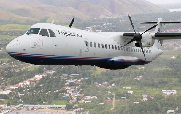 В Индонезии пропал самолет с 54 пассажирами на борту