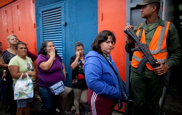 Венесуэла ввела чрезвычайное положение на границе с Колумбией