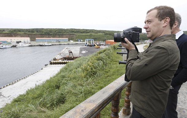 Скандал из-за Курил. Медведев посетил острова, несмотря на протест Японии