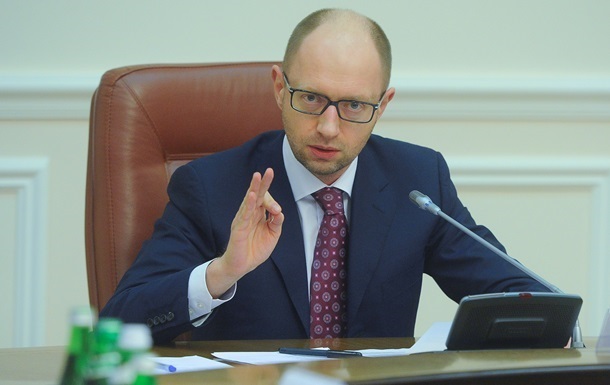 Яценюк: Украина реструктурировала госдолг, дефолта не будет