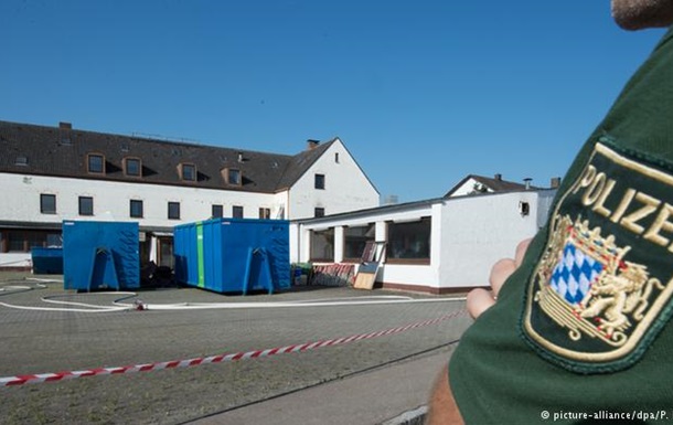 Глава МВД Германии обеспокоен ростом насилия в отношении беженцев