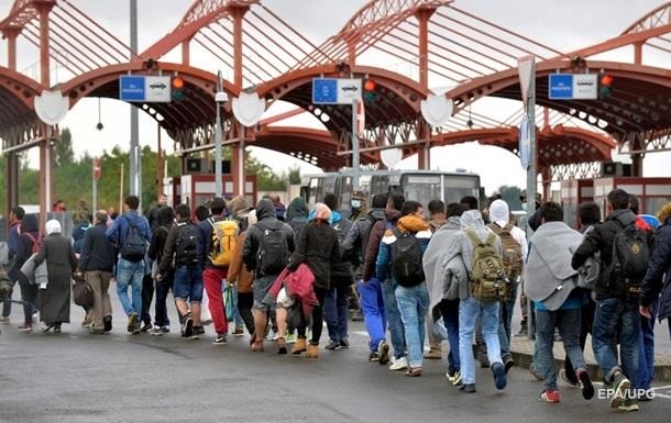 Поток мигрантов перенаправляют из Венгрии в Словению