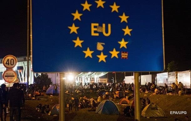 Канцлер Австрии увидел в проблеме беженцев опасность развала ЕС