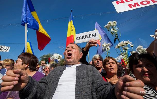 Протесты в Кишиневе: активисты пикетируют суд