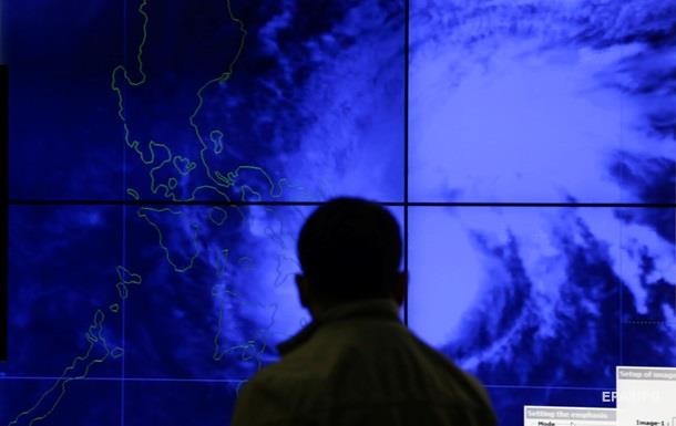 Миллионы филиппинцев остались без электричества из-за тайфуна Мелор 