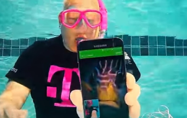 Американец испробовал Galaxy S7 под водой