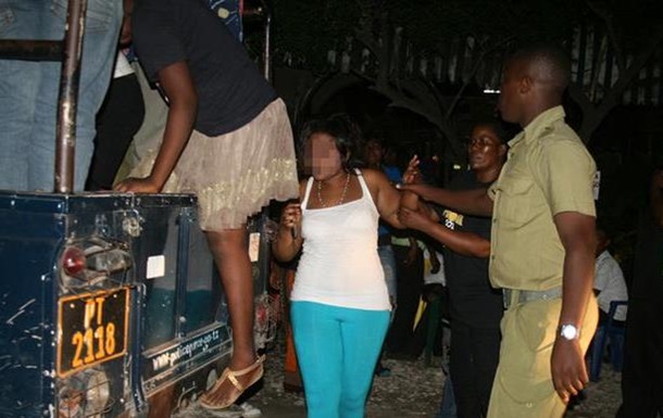 В Танзании задержали 500 проституток вместе с клиентами