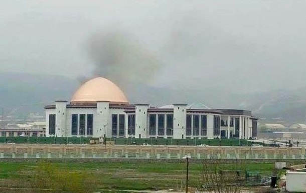 В здание парламента Афганистана попала ракета
