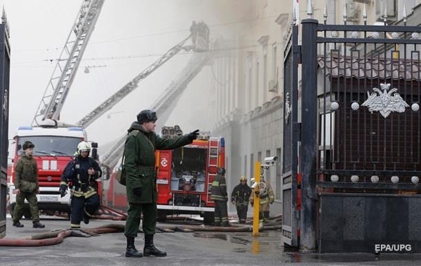 Пожар в здании Минобороны в Москве локализован