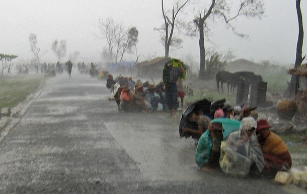 Ураган в Бирме унес жизни восьми человек