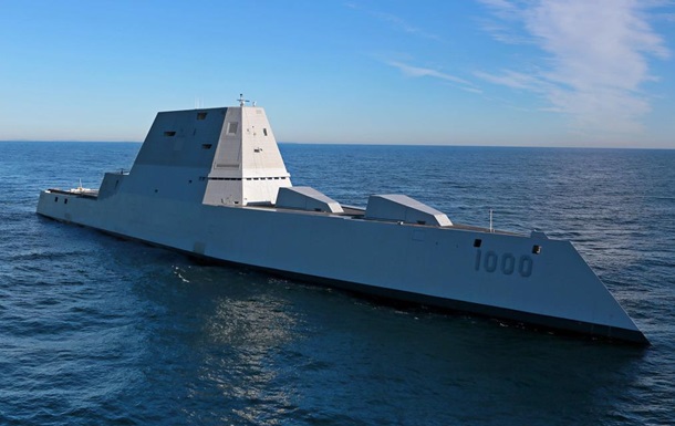 Крупнейший в мире эсминец станет на службу ВМС США