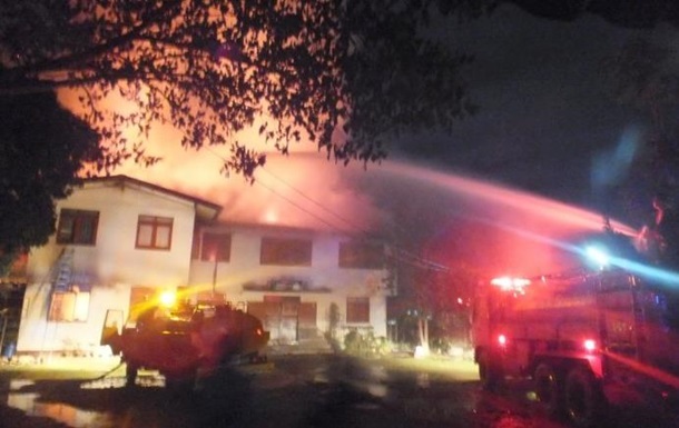 В Таиланде горело общежитие, погибли 17 девочек