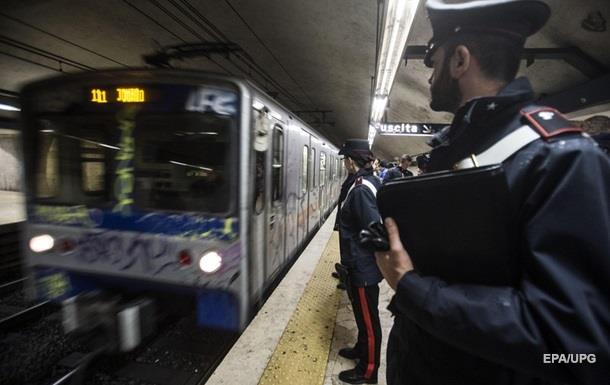 Работники французского метро присоединились к забастовке