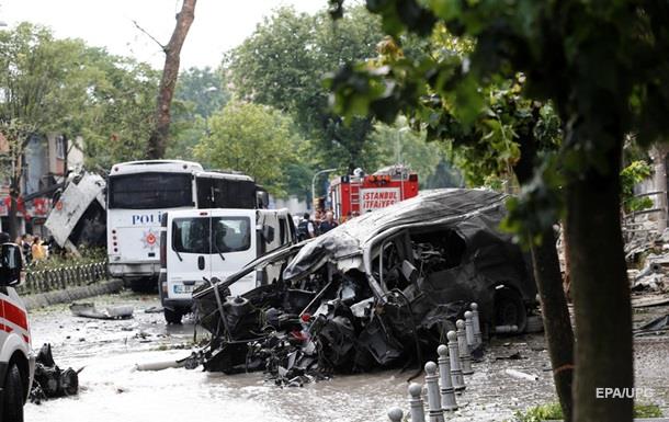 Теракт в Стамбуле: 11 человек погибли