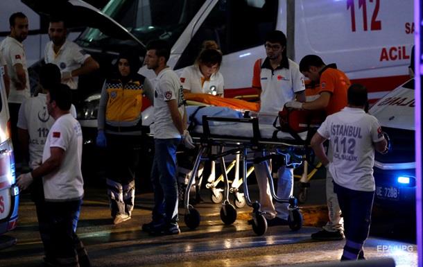 СМИ: Жертвами теракта в Стамбуле стали 50 человек 