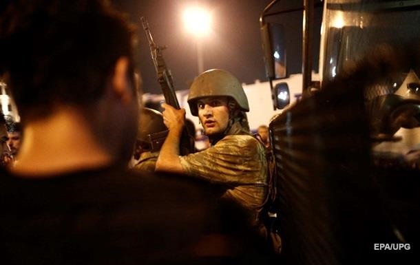 В Турции арестовали более полусотни военных
