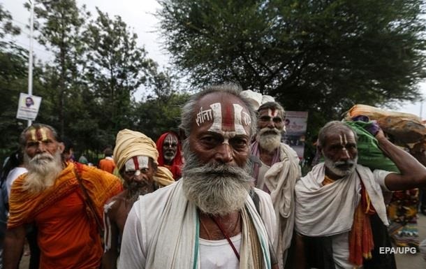В Индии 11 человек умерли, отравившись алкоголем