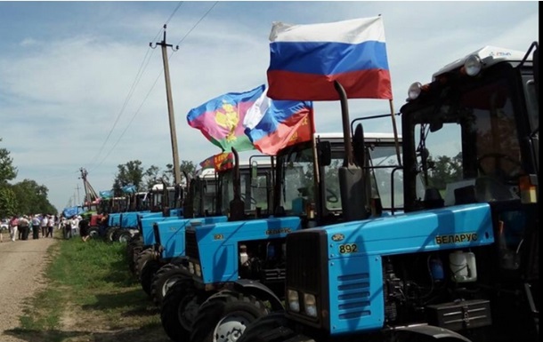 В России полиция задержала участников митинга на тракторах