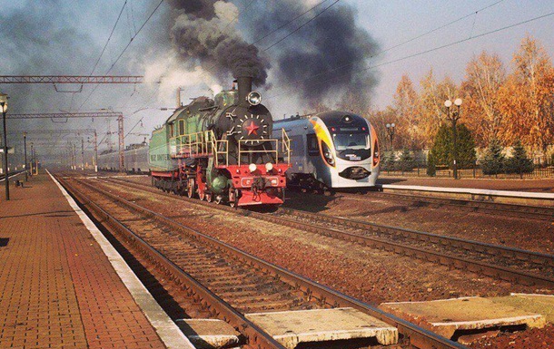 В украинских поездах пропадут перьевые подушки и занавески на окнах, — Емельян