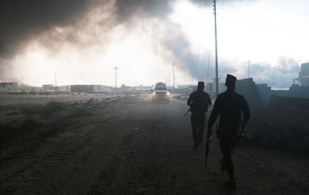 Боевики ИГИЛ подожгли нефтескважины возле Мосула