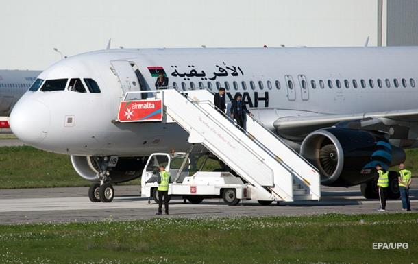 Угонщикам самолета на Мальте грозит пожизненный срок