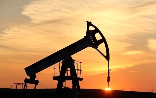 Цены на нефть начали неделю падением