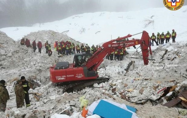 До 14 выросло число жертв схода лавины на отель в Италии
