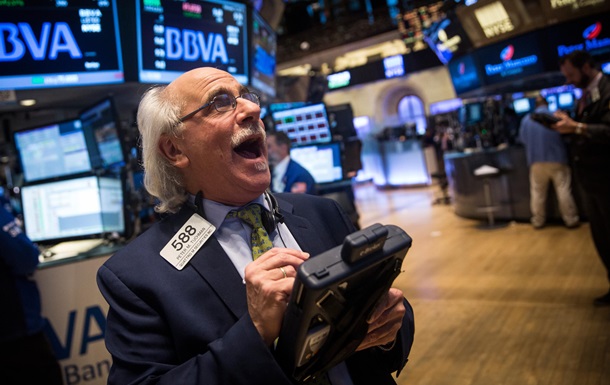 Dow Jones впервые поднялся выше 20 тысяч пунктов