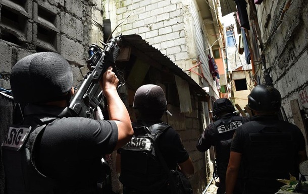 На Филиппинах экс-полицеский признался в убийстве 300 человек