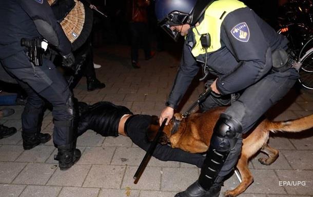 В Нидерландах полиция разогнала протестующих турок