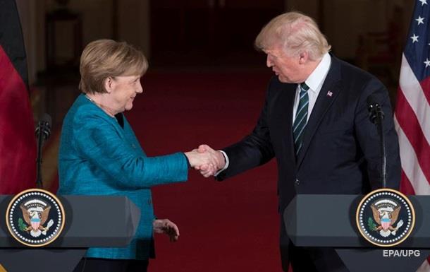 В Белом доме пояснили, почему Трамп не пожал руку Меркель