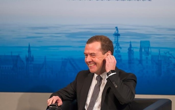 Медведев - министру: Будильник себе ставьте в разные места