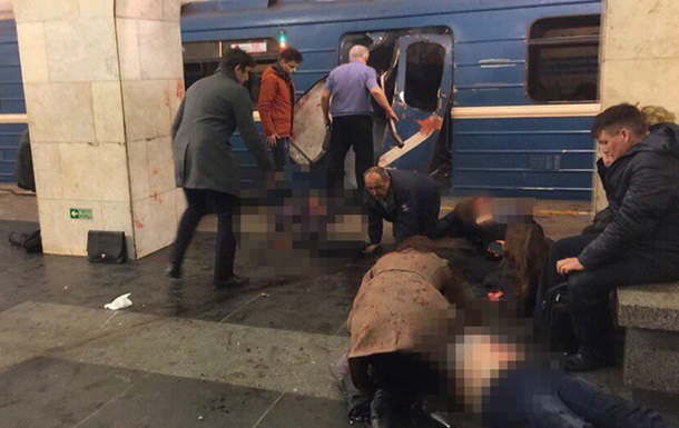 Взрывы в метро Петербурга: погибли десять человек