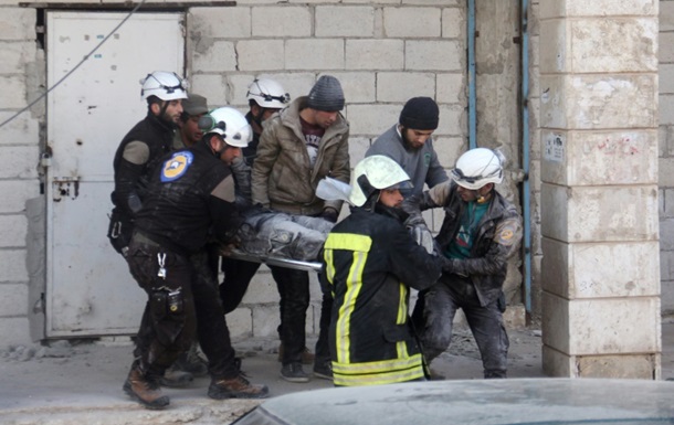 Из-за предположительной газовой атаки на сирийский город погибли 18 человек