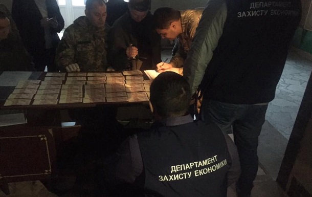 Прежний боец батальона Донбасс пытался дать взятку прокурору — секретарь Луценко