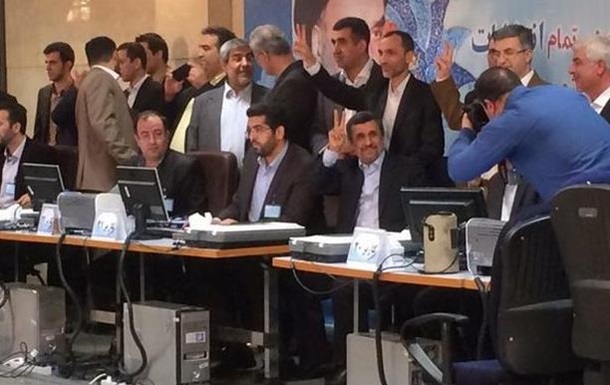 Ахмадинежад вновь баллотируется в президенты Ирана