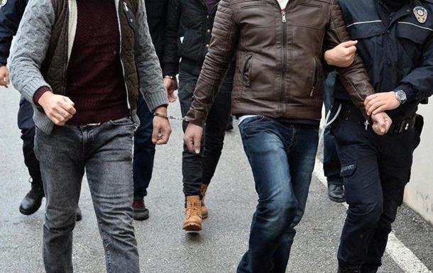В Турции силовики задержали почти 50 человек