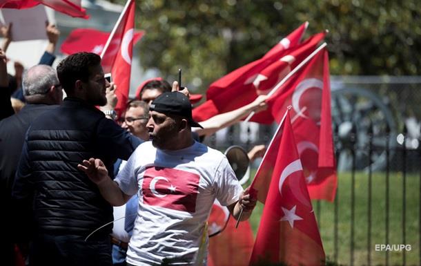 В США охранники Эрдогана избили демонстрантов
