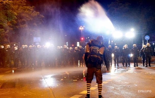 В Сети показали разгон демонстрантов перед G20