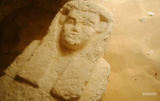 В Египте нашли три древних гробницы