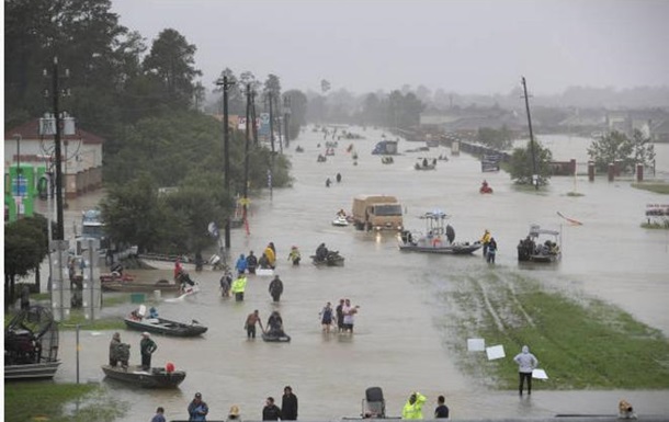 Хьюстон ушел под воду. Как ураган опустошает Техас