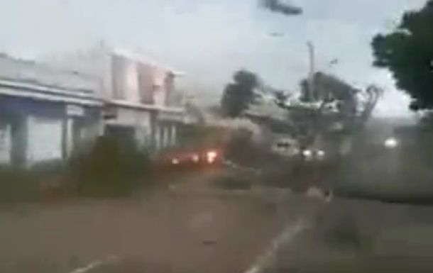 Блогер напугал Сеть фейковым видео урагана  Ирма 