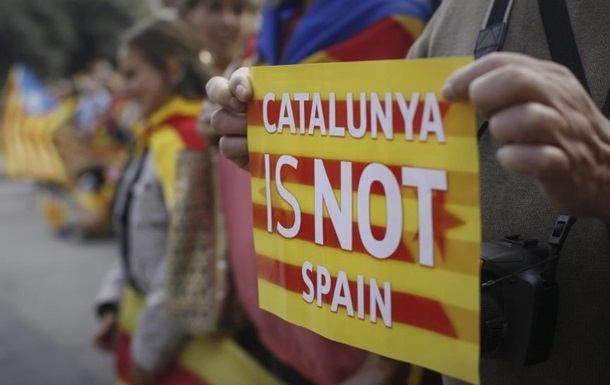 Референдум в Каталонии: у избирательных участков формируются очереди
