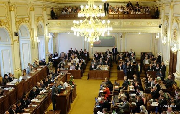 Сенат Чехии раскритиковал Земана за слова о Крыме