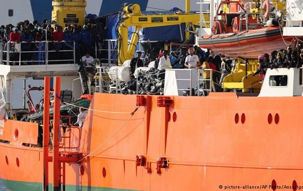 Німецьке судно врятувало 600 біженців у Середземному морі