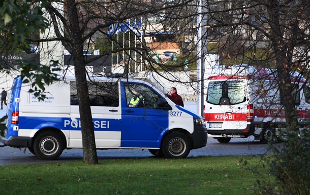 В Таллине полиция застрелила мужчину, бросавшегося на прохожих с ножами