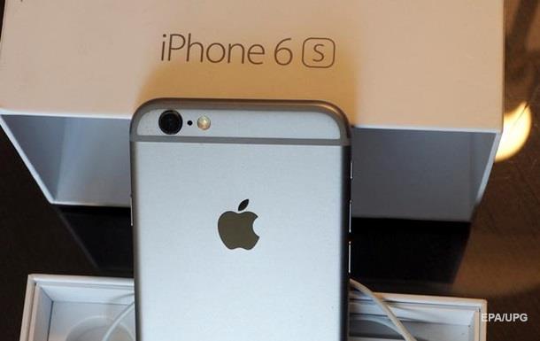 Эксперты оценили потери Apple из-за замедления iPhone
