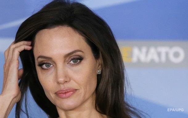 Анджелина Джоли потерял сознание и попала в больницу - СМИ