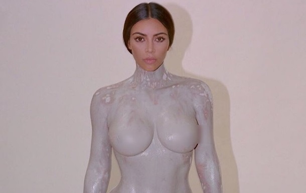 Ким Кардашьян создала аромат  в форме  своего тела